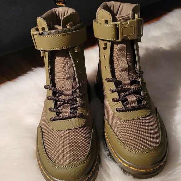 DR.MARTENS "COMB TECH" OLIVE BOOT - Picture 5 of 9